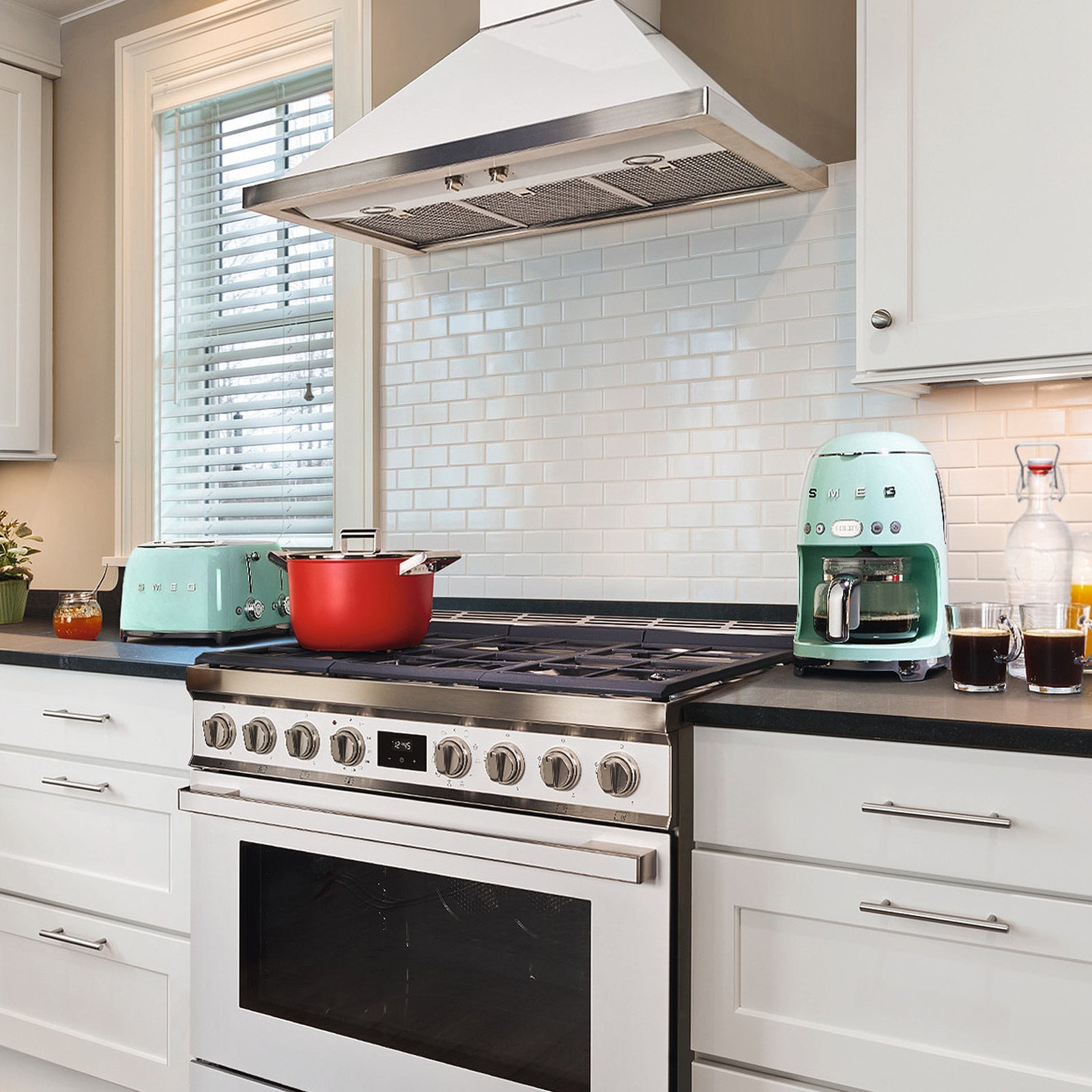 Smeg Filtre Kahve Makinesi Yeşil DCF02PGEU